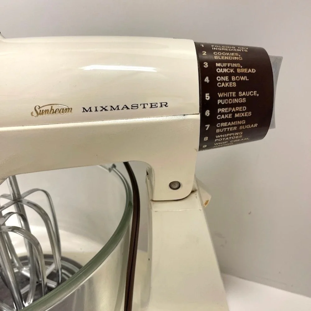 Vintage 1970s Sunbeam Mixmaster 12-Speed Stand Mixer With Beaters & Bowls Tested